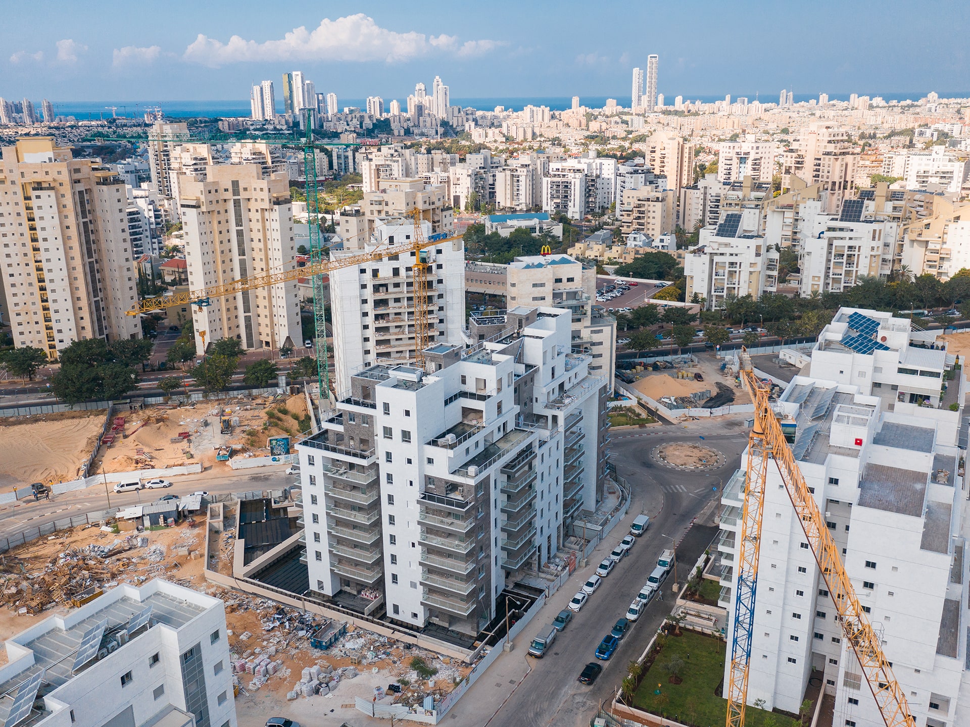 סגירת מרפסות בזכוכית מתקפלת בחולון